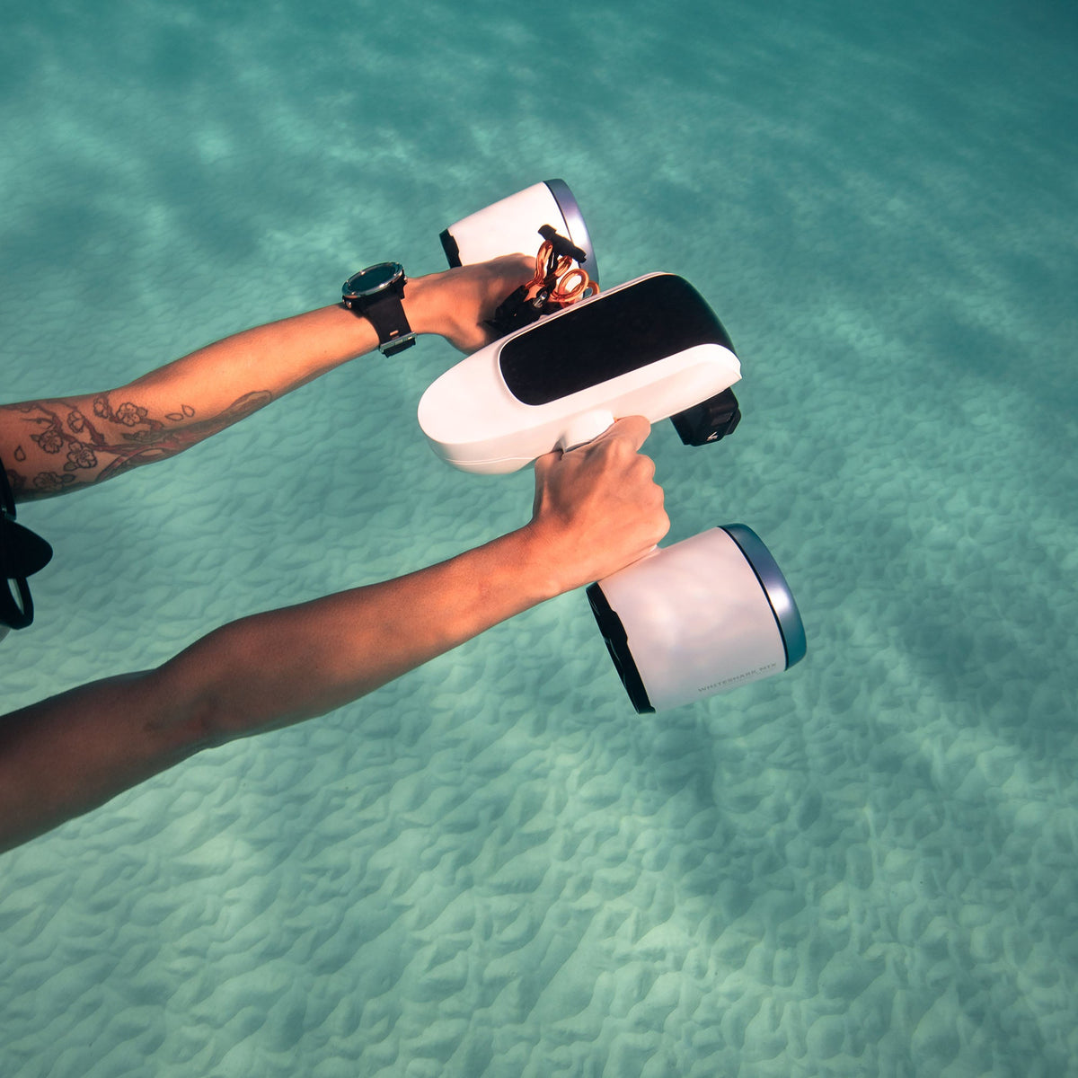 Underwater Fun With This Underwater Scooter