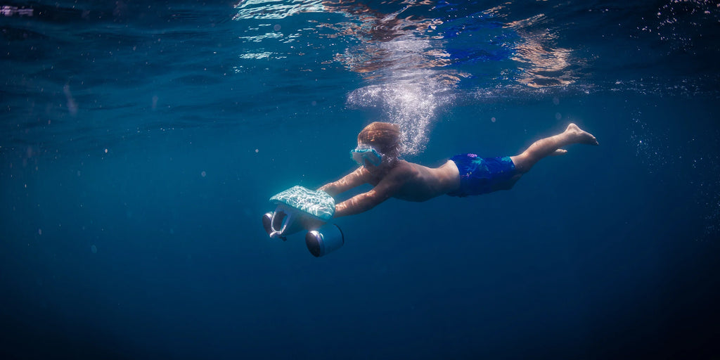 Underwater Fun With This Underwater Scooter