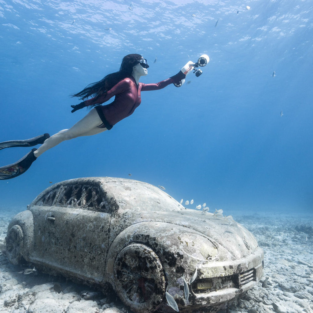 Underwater Fun With This Underwater Scooter