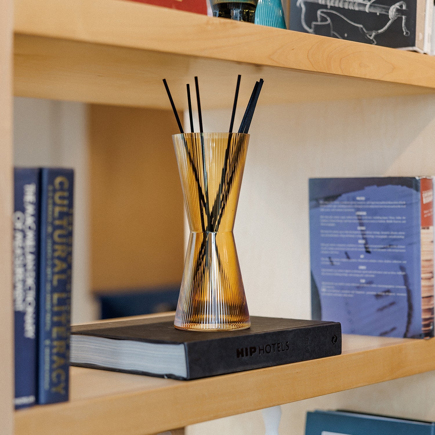 AIZ Reed Diffuser in Cedar & Black Cherry