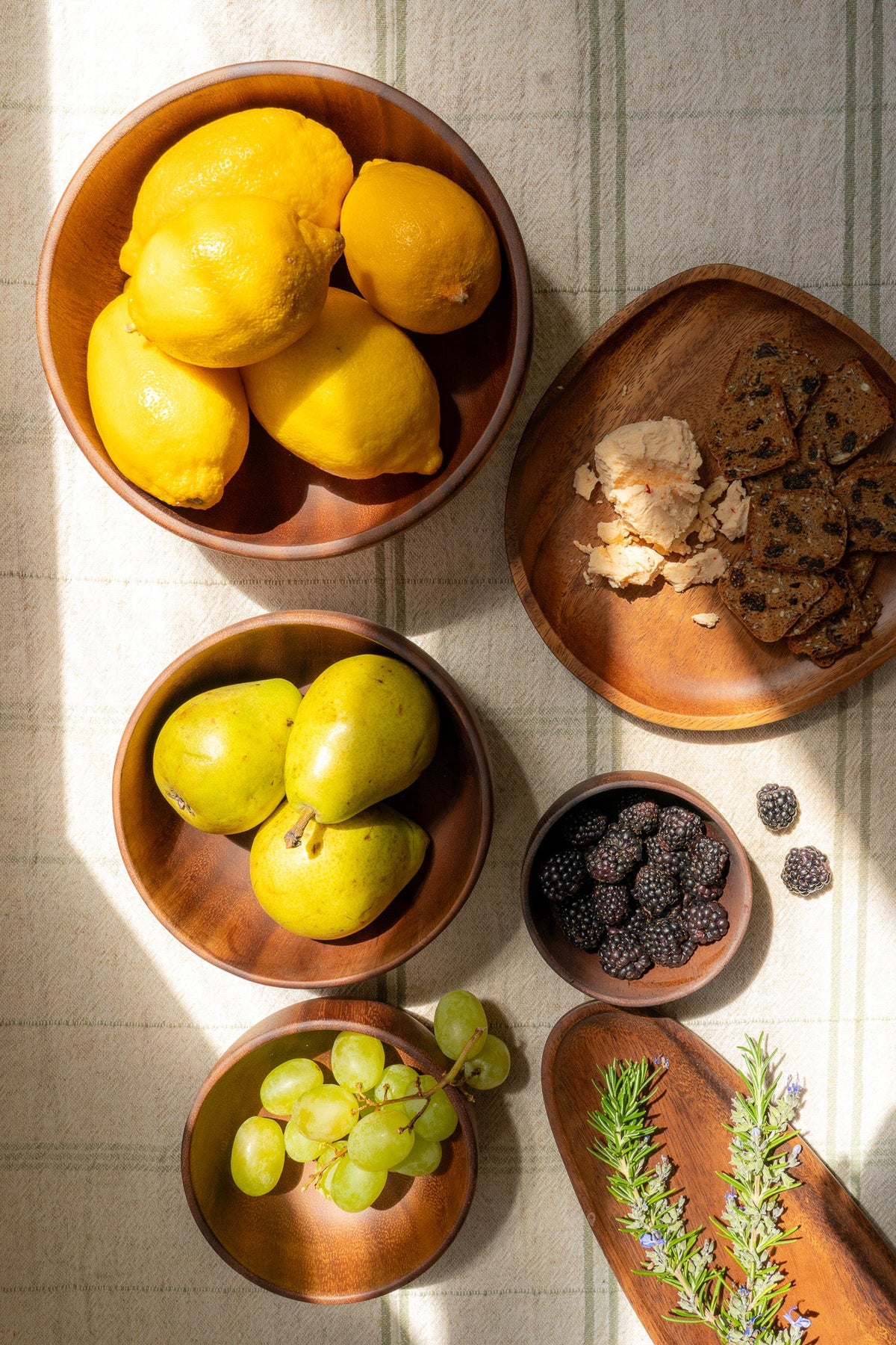 Rustic Acacia Wood Bowl Set
