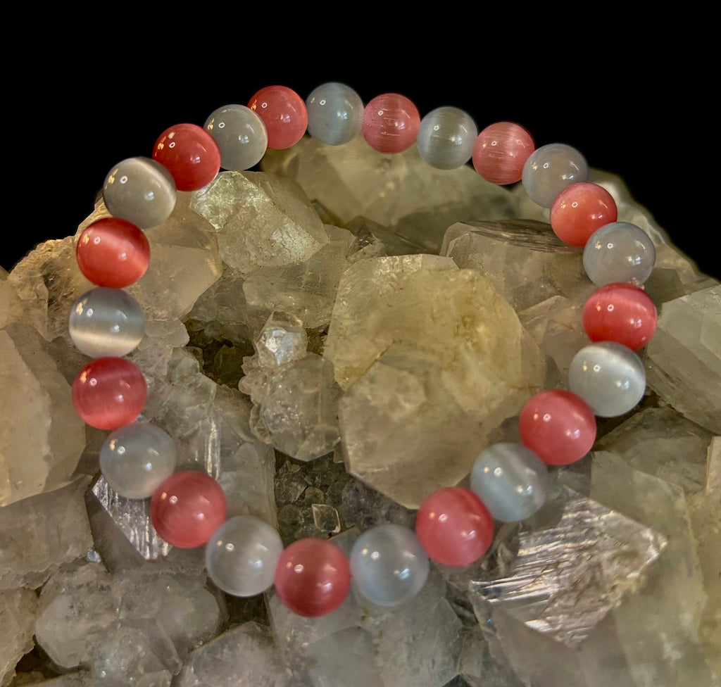Blush Harmony Cat Eye Bracelet 💗✨