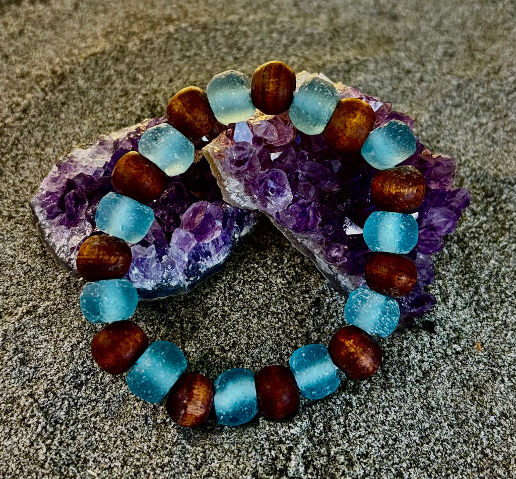 Ocean Drift Recycled Sea Glass Bracelet – Blue Coastal Wood Bead Stretch Bracelet
