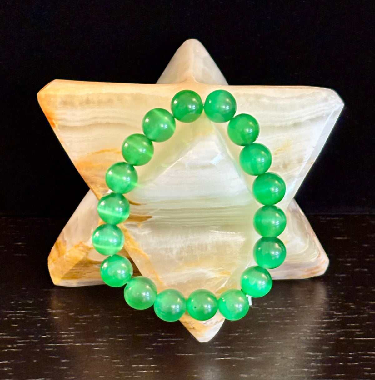 Reiki-Infused Green Cat Eye Stone Bracelet for Intuition, Shielding Protection & Vibrant Focus (8mm, 10mm & 12mm)
