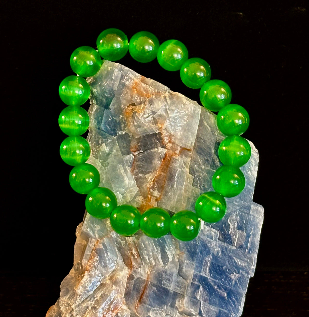 Reiki-Infused Green Cat Eye Stone Bracelet for Intuition, Shielding Protection & Vibrant Focus (8mm, 10mm & 12mm)