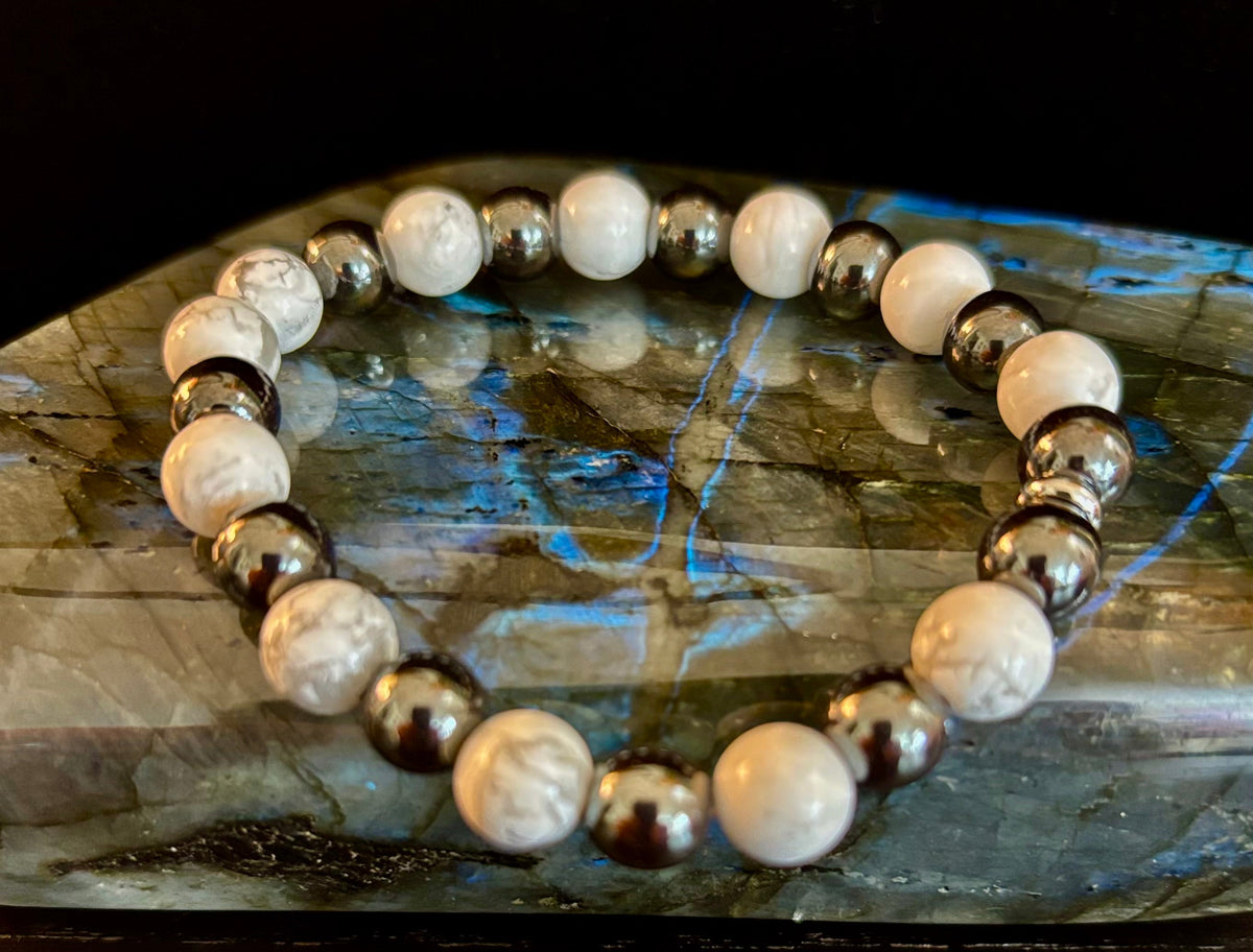 Reiki-Infused White Howlite & Hematite Bracelet for Stress Relief, Grounding & Quiet Focus (8mm)