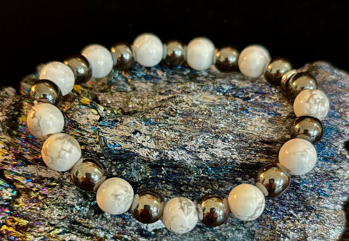 Reiki-Infused White Howlite & Hematite Bracelet for Stress Relief, Grounding & Quiet Focus (8mm)