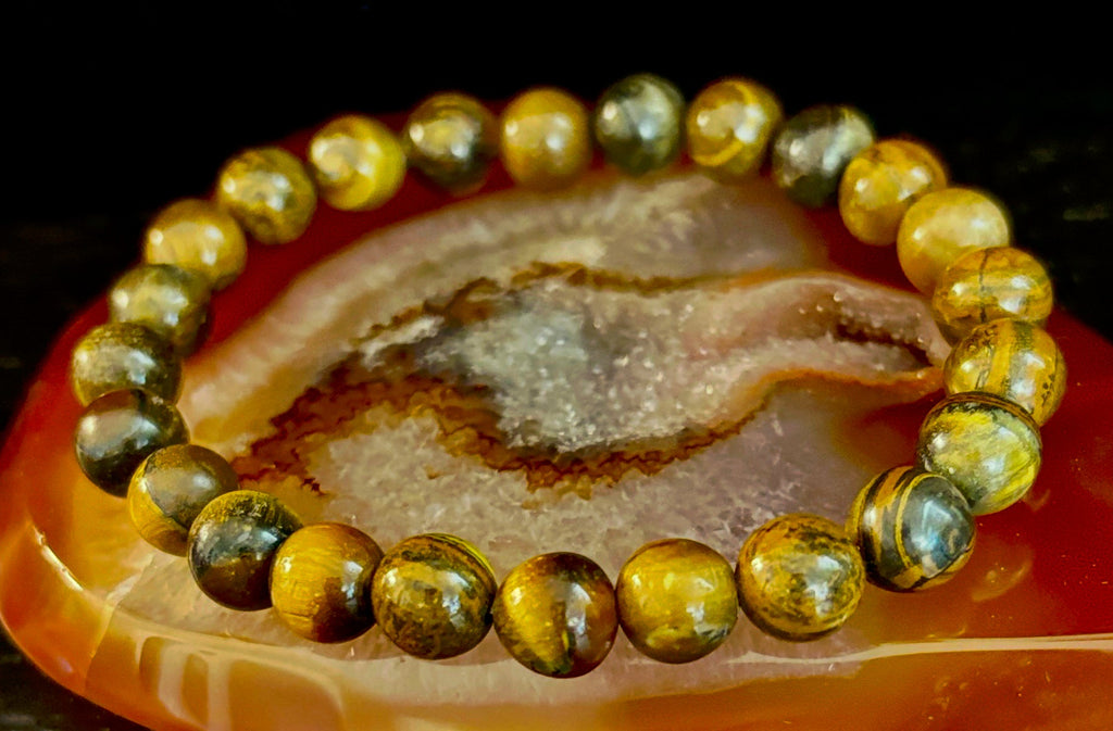 Reiki-Infused Natural Tiger Iron Bracelet for Endurance, Grounded Courage & Vitality (8mm)