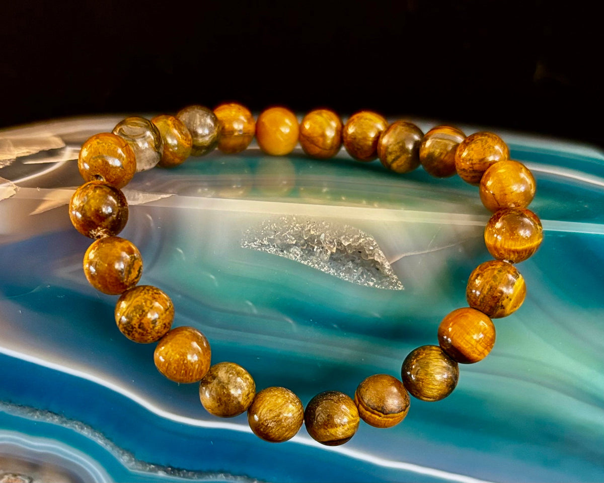 Reiki-Infused Natural Tiger Iron Bracelet for Endurance, Grounded Courage & Vitality (8mm)