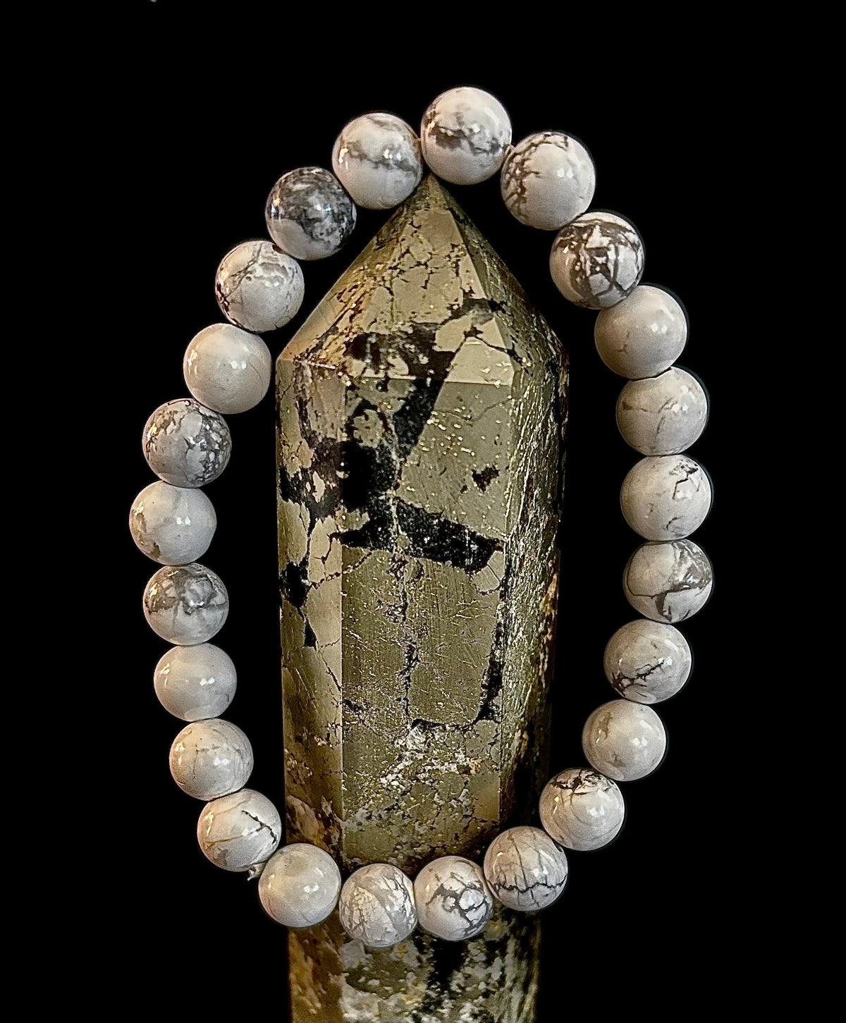 Reiki-Infused Natural White Howlite Bracelet for Calming Racing Thoughts, Stress Relief & Crown Chakra Peace (8mm)
