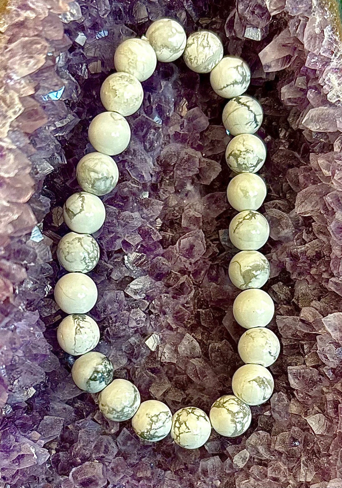 Reiki-Infused Natural White Howlite Bracelet for Calming Racing Thoughts, Stress Relief & Crown Chakra Peace (8mm)