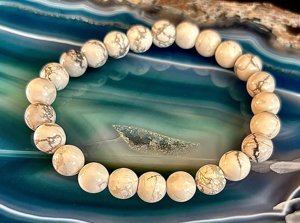 Reiki-Infused Natural White Howlite Bracelet for Calming Racing Thoughts, Stress Relief & Crown Chakra Peace (8mm)