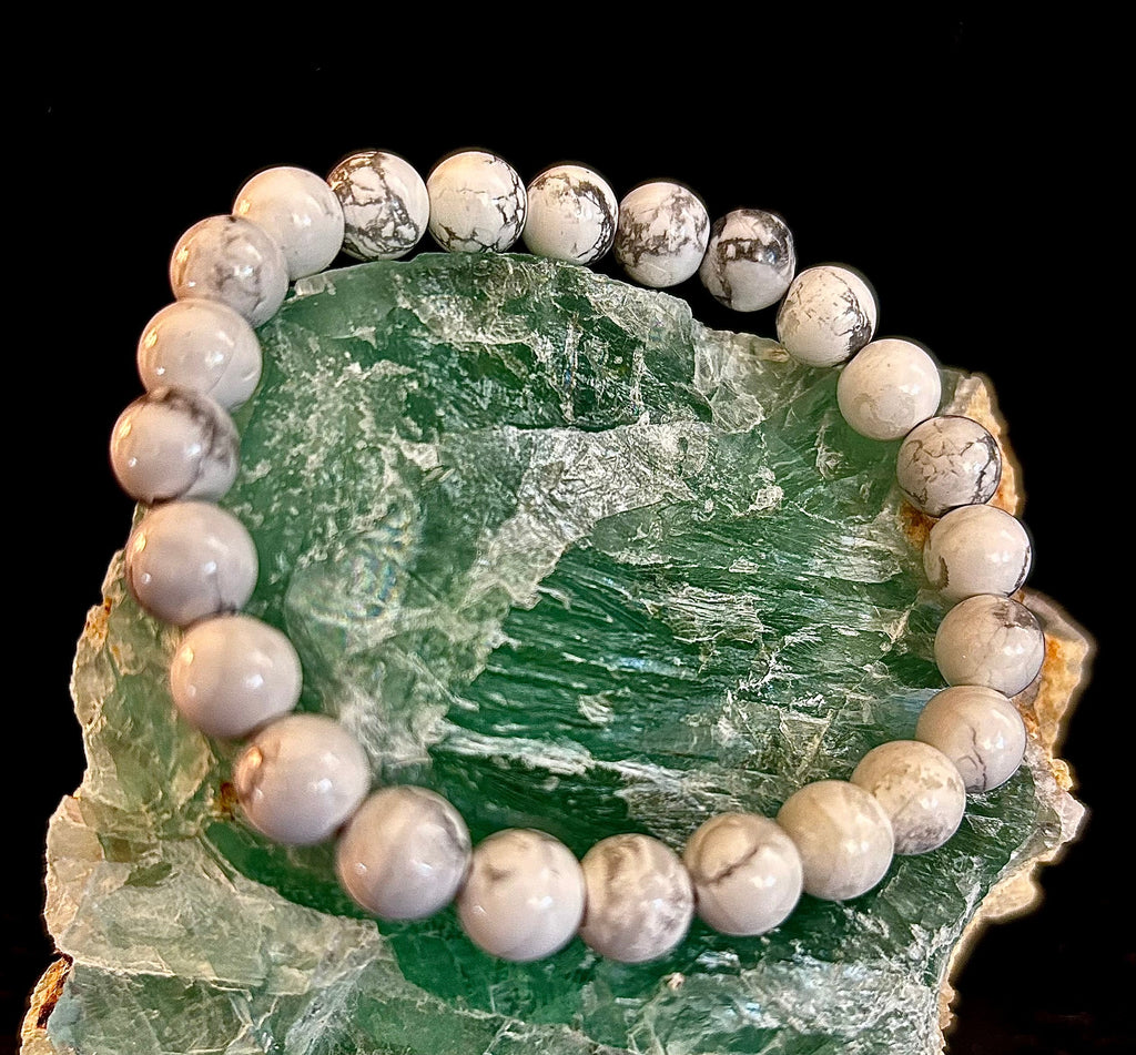 Reiki-Infused Natural White Howlite Bracelet for Calming Racing Thoughts, Stress Relief & Crown Chakra Peace (8mm)