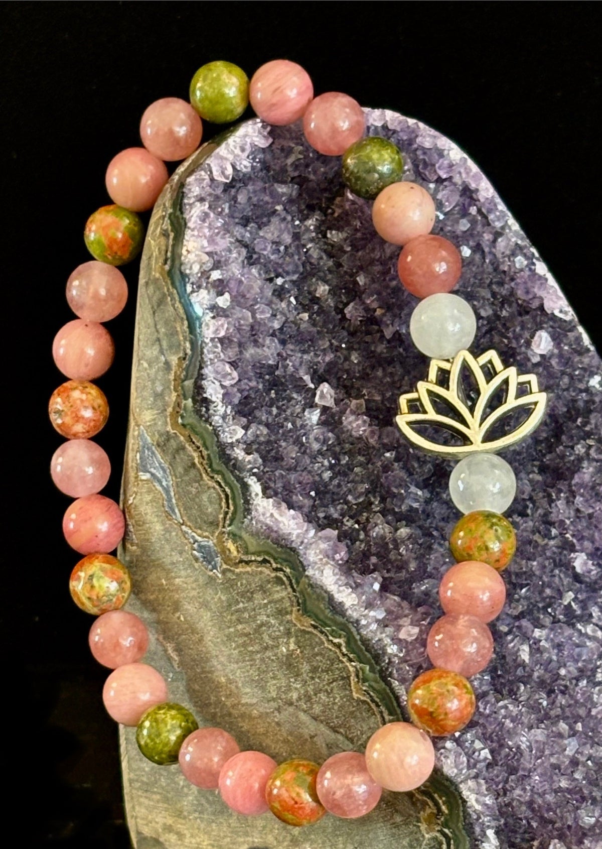 Reiki-Infused Heart Chakra Bracelet with Lotus Charm – Rose Quartz, Rhodonite & Unakite for Self-Love & Healing (6mm)