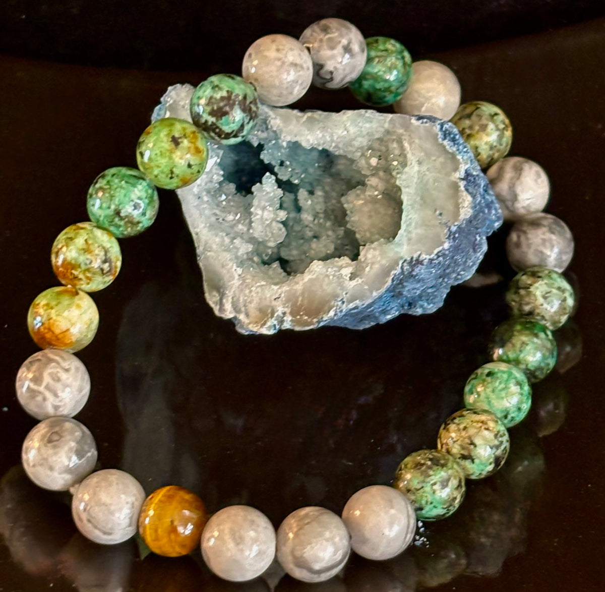 Reiki-Infused Tranquil Power Bracelet for Evolution, Grounding & Courageous Confidence (8mm - Large Wrists)