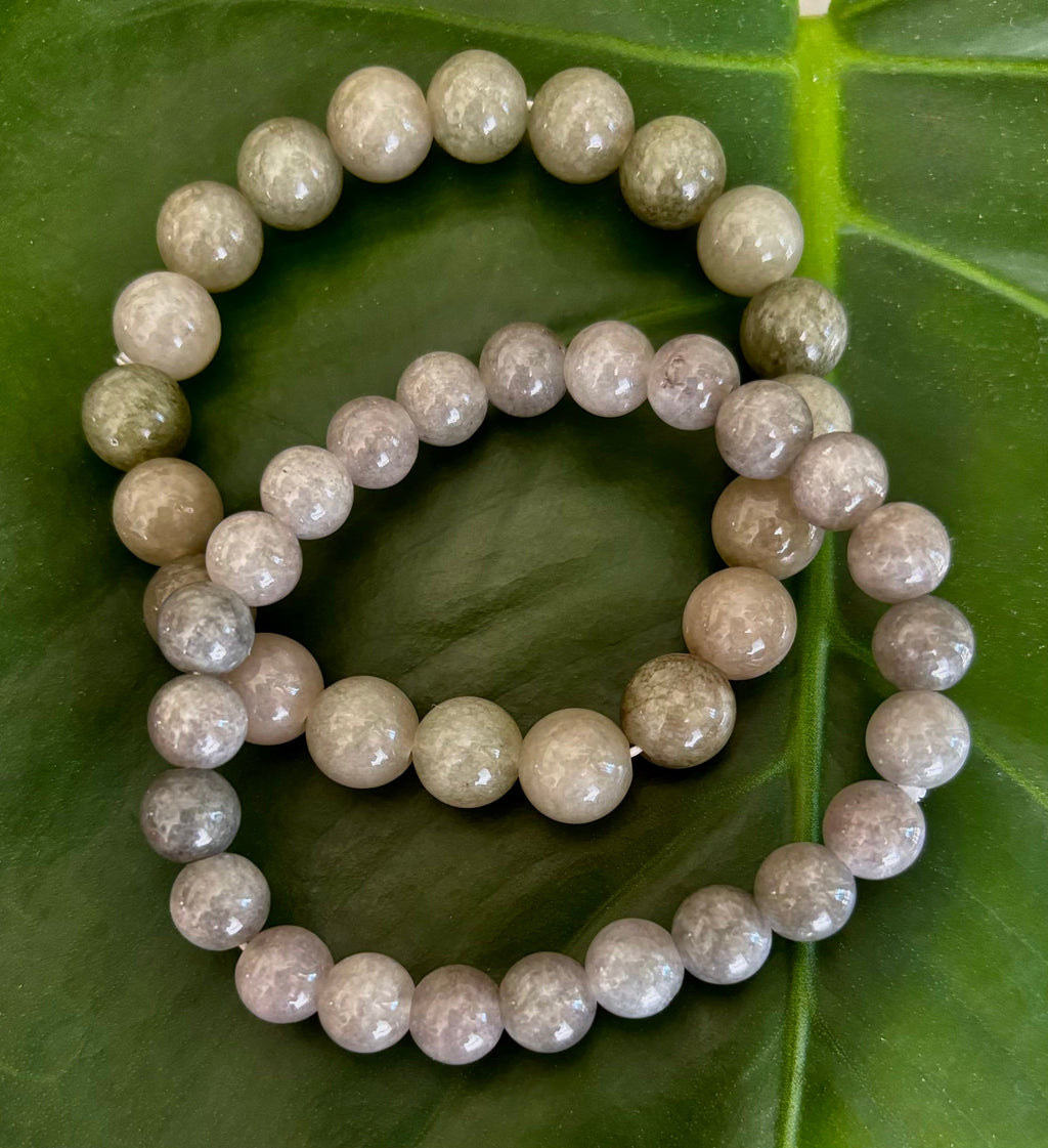 Reiki-Infused Natural Jade Abundance & Prosperity Bracelet for Heart Chakra Harmony, Good Fortune & Peace (8mm & 10mm)