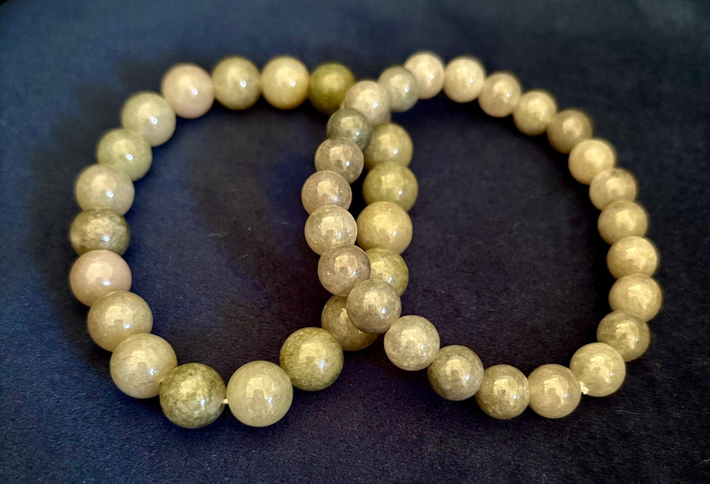 Reiki-Infused Natural Jade Abundance & Prosperity Bracelet for Heart Chakra Harmony, Good Fortune & Peace (8mm & 10mm)