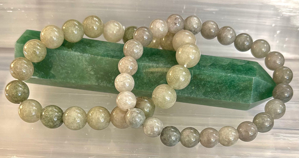 Reiki-Infused Natural Jade Abundance & Prosperity Bracelet for Heart Chakra Harmony, Good Fortune & Peace (8mm & 10mm)