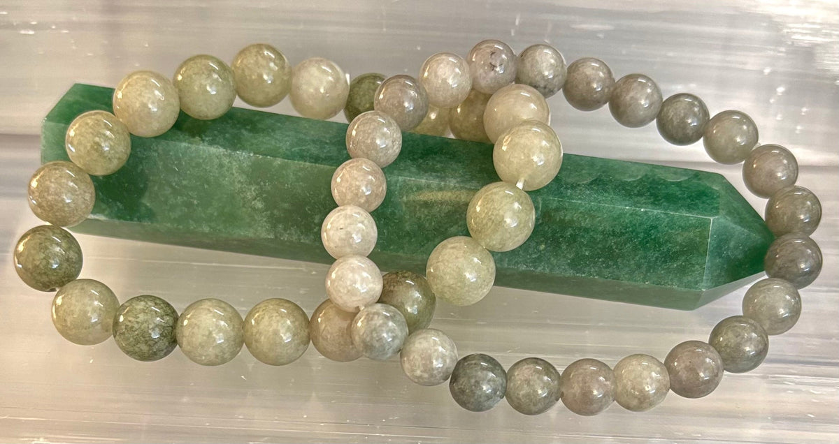 Reiki-Infused Natural Jade Abundance & Prosperity Bracelet for Heart Chakra Harmony, Good Fortune & Peace (8mm & 10mm)