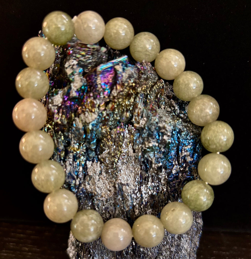 Reiki-Infused Natural Jade Abundance & Prosperity Bracelet for Heart Chakra Harmony, Good Fortune & Peace (8mm & 10mm)