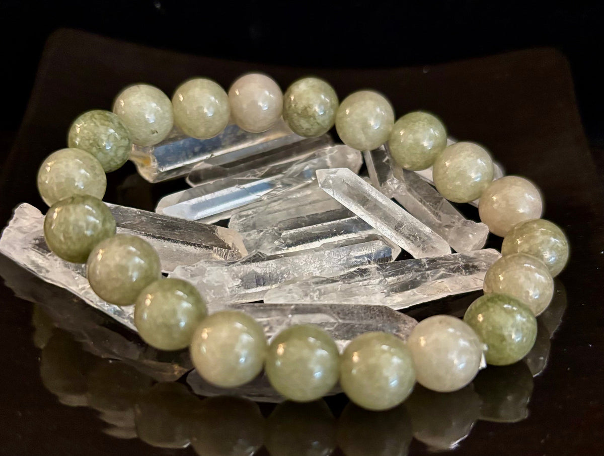 Reiki-Infused Natural Jade Abundance & Prosperity Bracelet for Heart Chakra Harmony, Good Fortune & Peace (8mm & 10mm)
