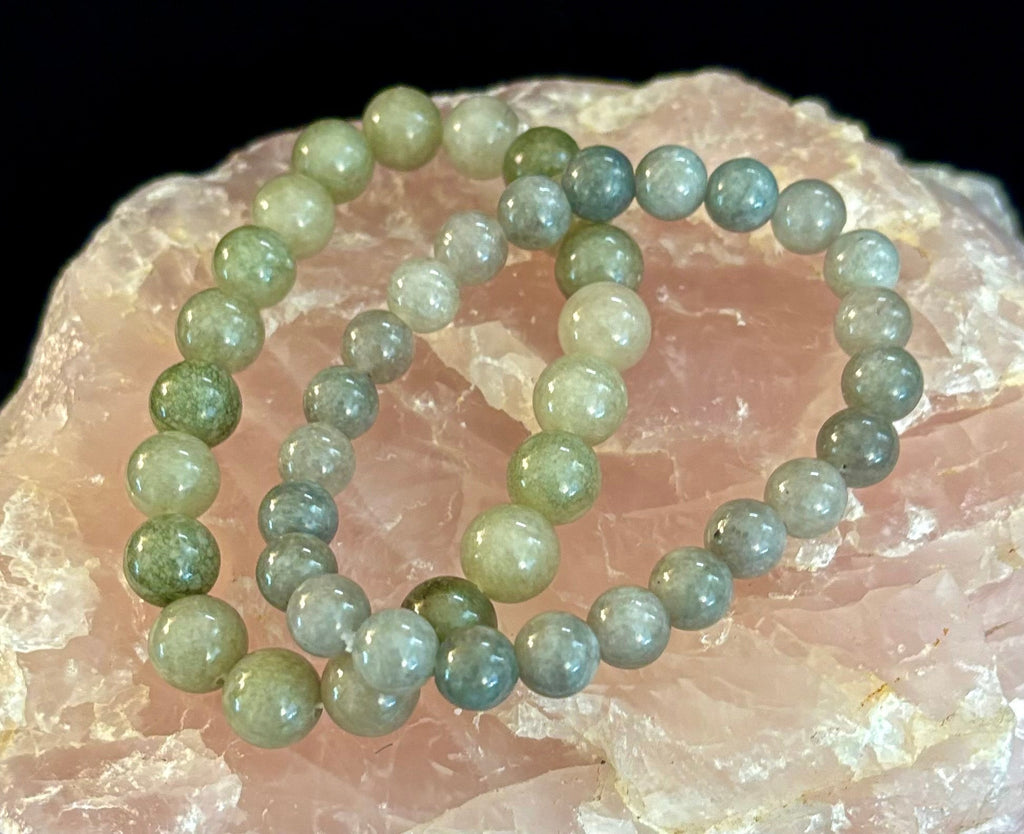 Reiki-Infused Natural Jade Abundance & Prosperity Bracelet for Heart Chakra Harmony, Good Fortune & Peace (8mm & 10mm)