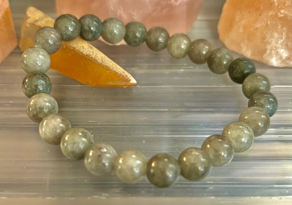 Reiki-Infused Natural Jade Abundance & Prosperity Bracelet for Heart Chakra Harmony, Good Fortune & Peace (8mm & 10mm)