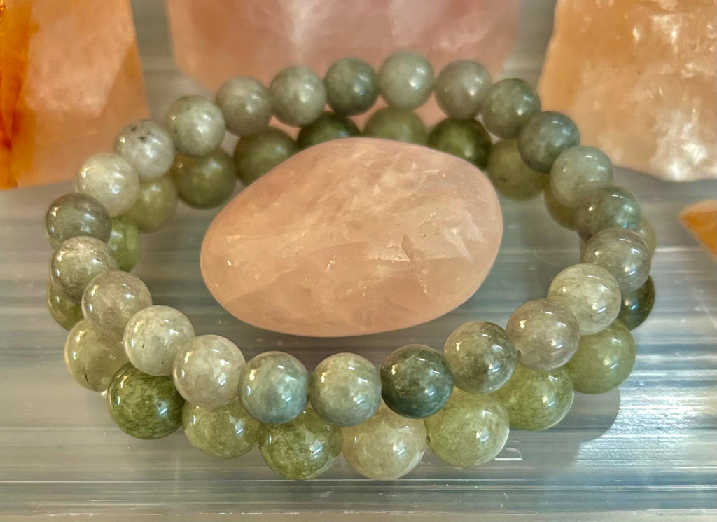 Reiki-Infused Natural Jade Abundance & Prosperity Bracelet for Heart Chakra Harmony, Good Fortune & Peace (8mm & 10mm)