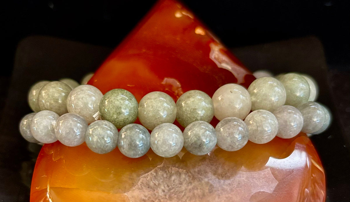 Reiki-Infused Natural Jade Abundance & Prosperity Bracelet for Heart Chakra Harmony, Good Fortune & Peace (8mm & 10mm)
