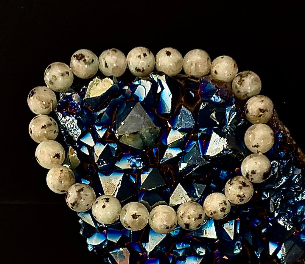 Reiki-Infused Natural Sesame Kiwi Jasper Bracelet for Joy, Nurturing Balance & Emotional Strength (8mm)