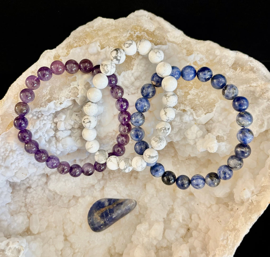 Intentions Bracelet Set with a crystal – Serenity (Amethyst, Sodalite & Howlite)
