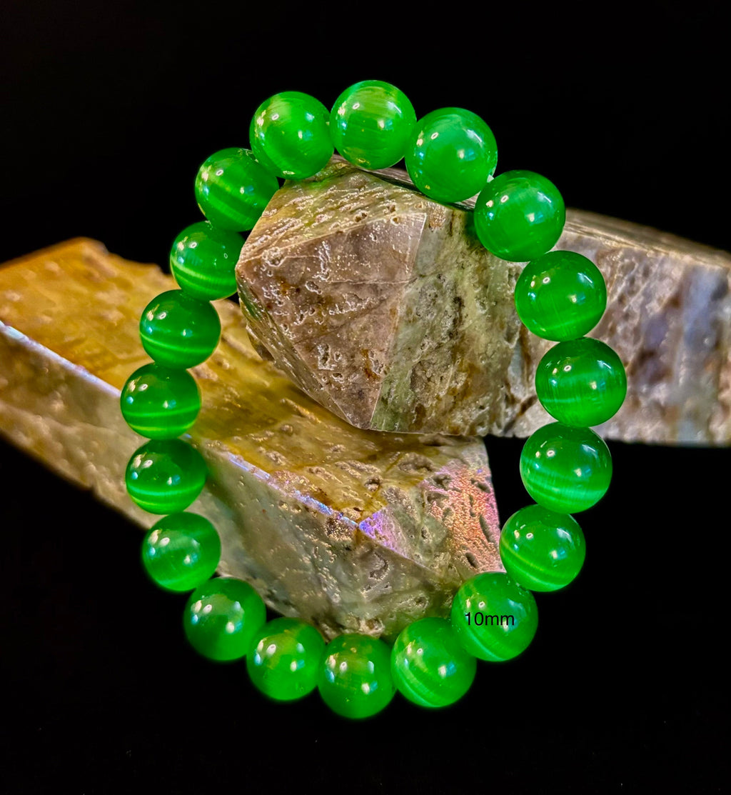 Reiki-Infused Green Cat Eye Stone Bracelet for Intuition, Shielding Protection & Vibrant Focus (8mm, 10mm & 12mm)