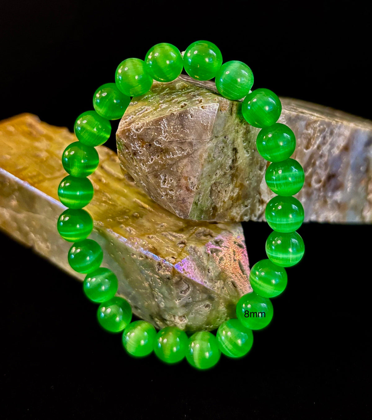 Reiki-Infused Green Cat Eye Stone Bracelet for Intuition, Shielding Protection & Vibrant Focus (8mm, 10mm & 12mm)