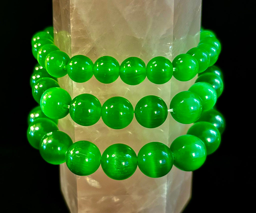 Reiki-Infused Green Cat Eye Stone Bracelet for Intuition, Shielding Protection & Vibrant Focus (8mm, 10mm & 12mm)