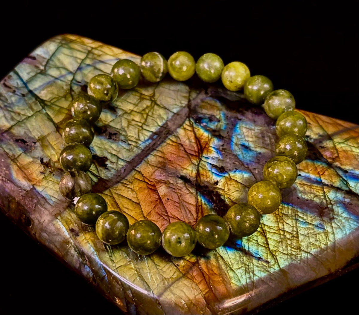 Reiki-Infused Nephrite Jade Bracelet – Abundance, Protection & Harmony