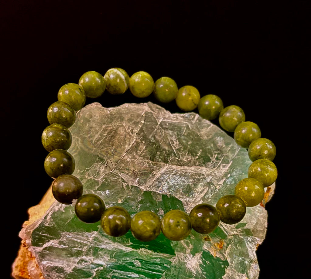 Reiki-Infused Nephrite Jade Bracelet – Abundance, Protection & Harmony