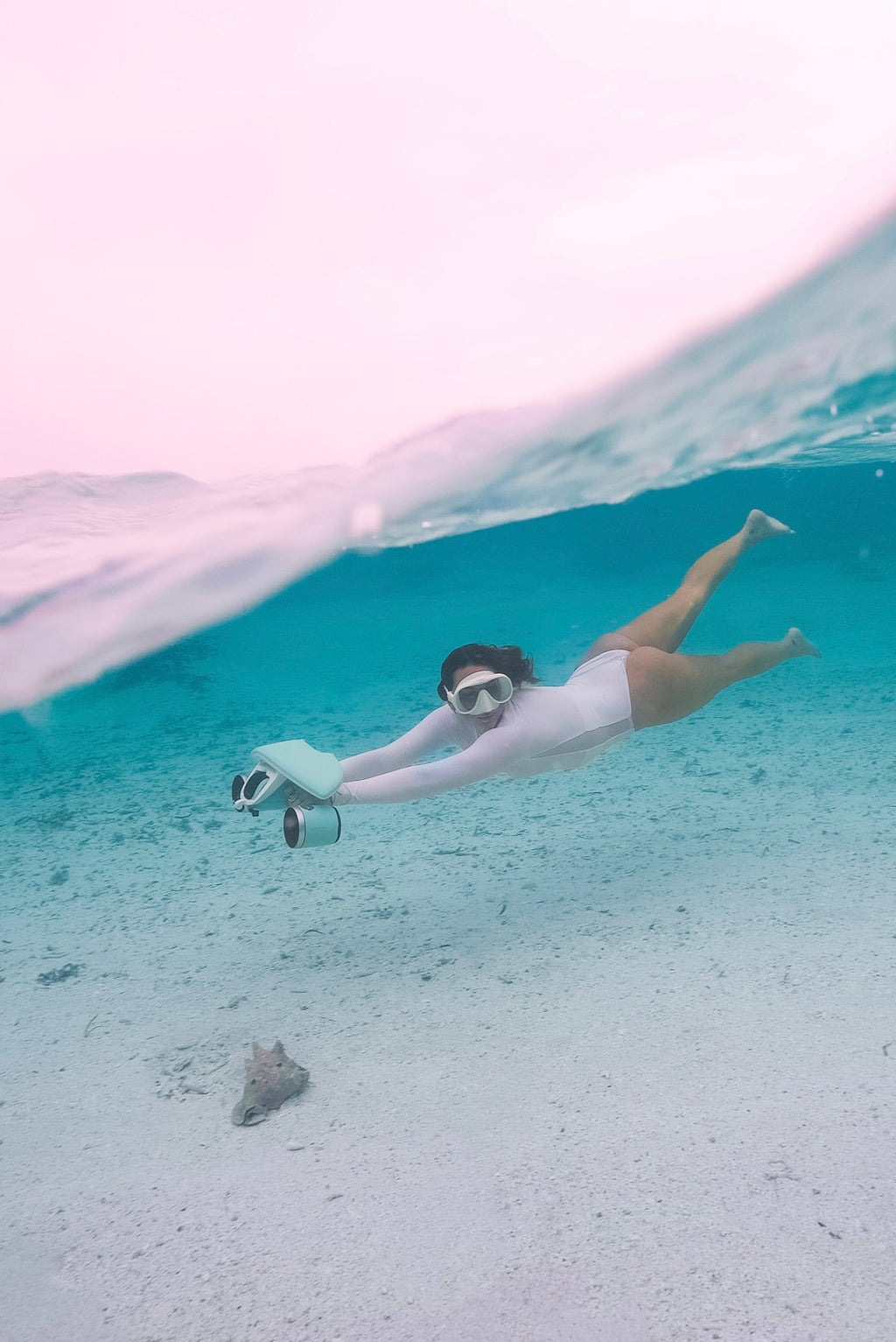 Underwater Fun With This Underwater Scooter
