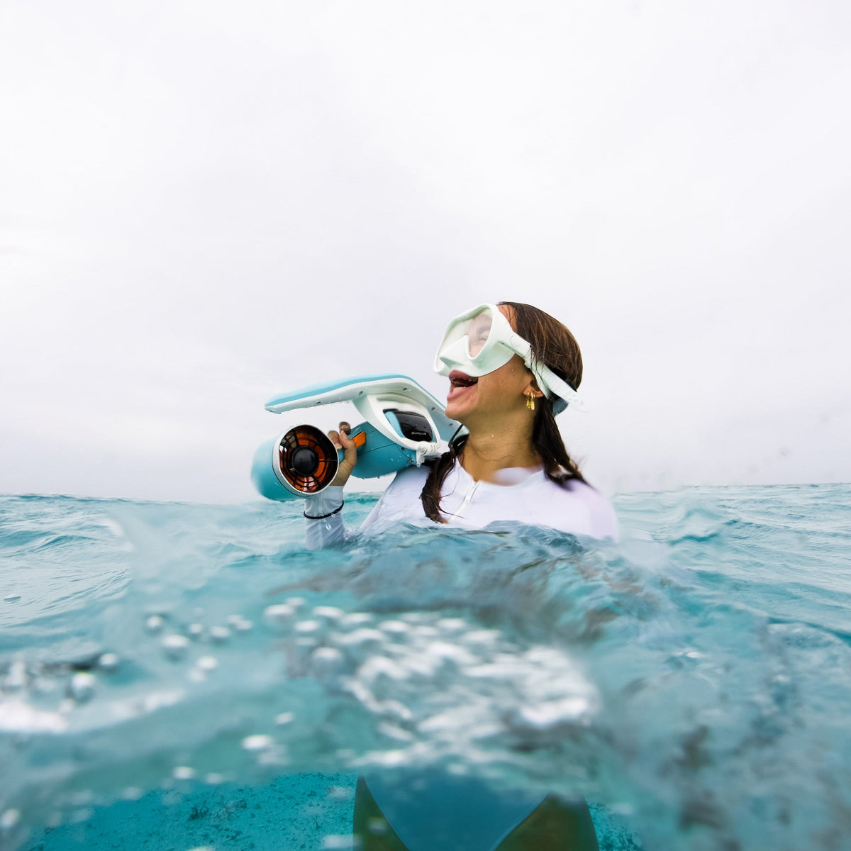 Underwater Fun With This Underwater Scooter