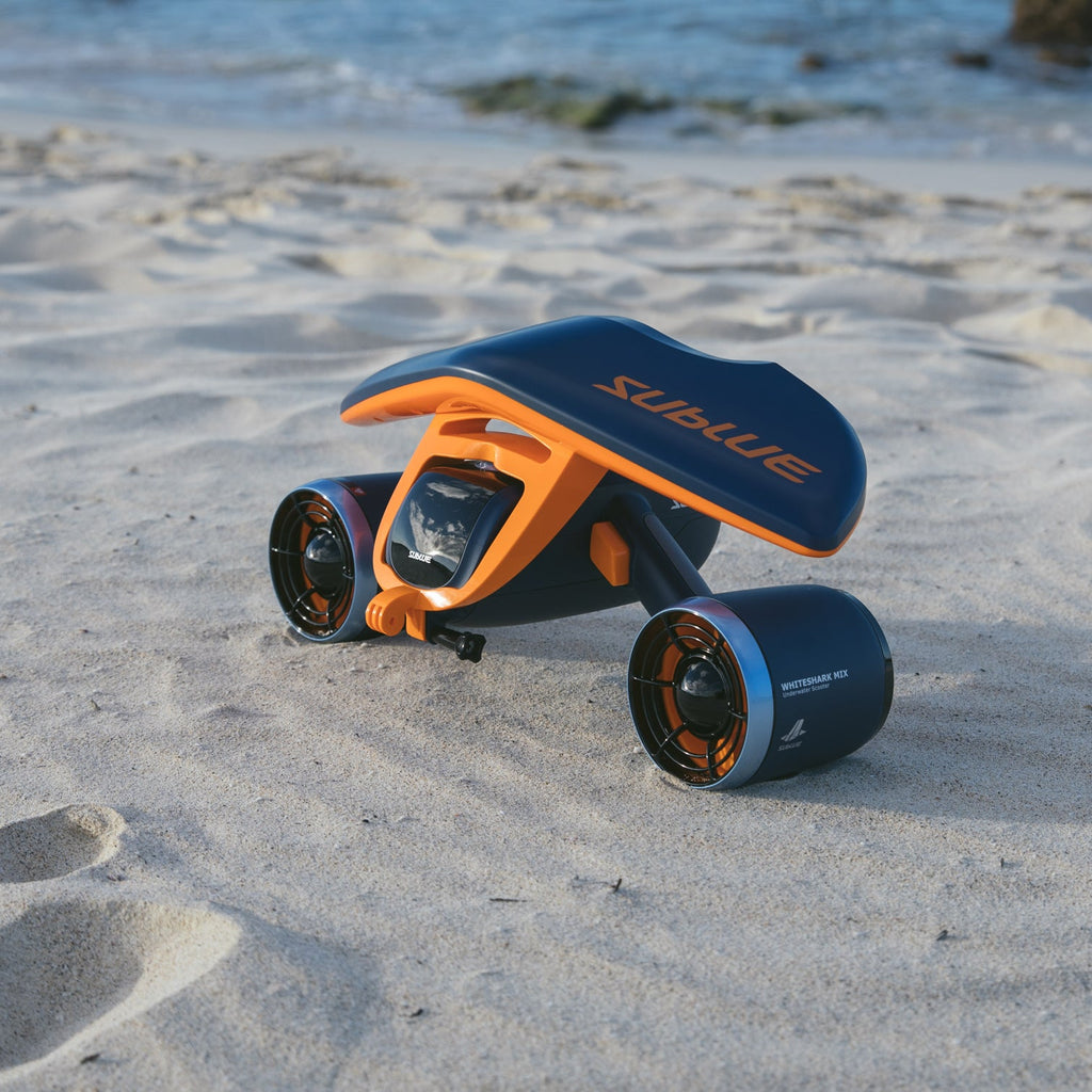 Underwater Fun With This Underwater Scooter