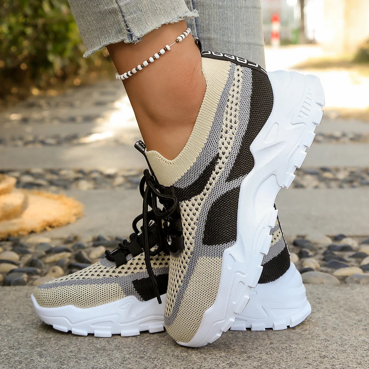 Women's Shoes - Summer 2026 Casual Sports Shoes, Breathable and lightweight, Dual-Color or Single-Color Fashionable Work Shoes