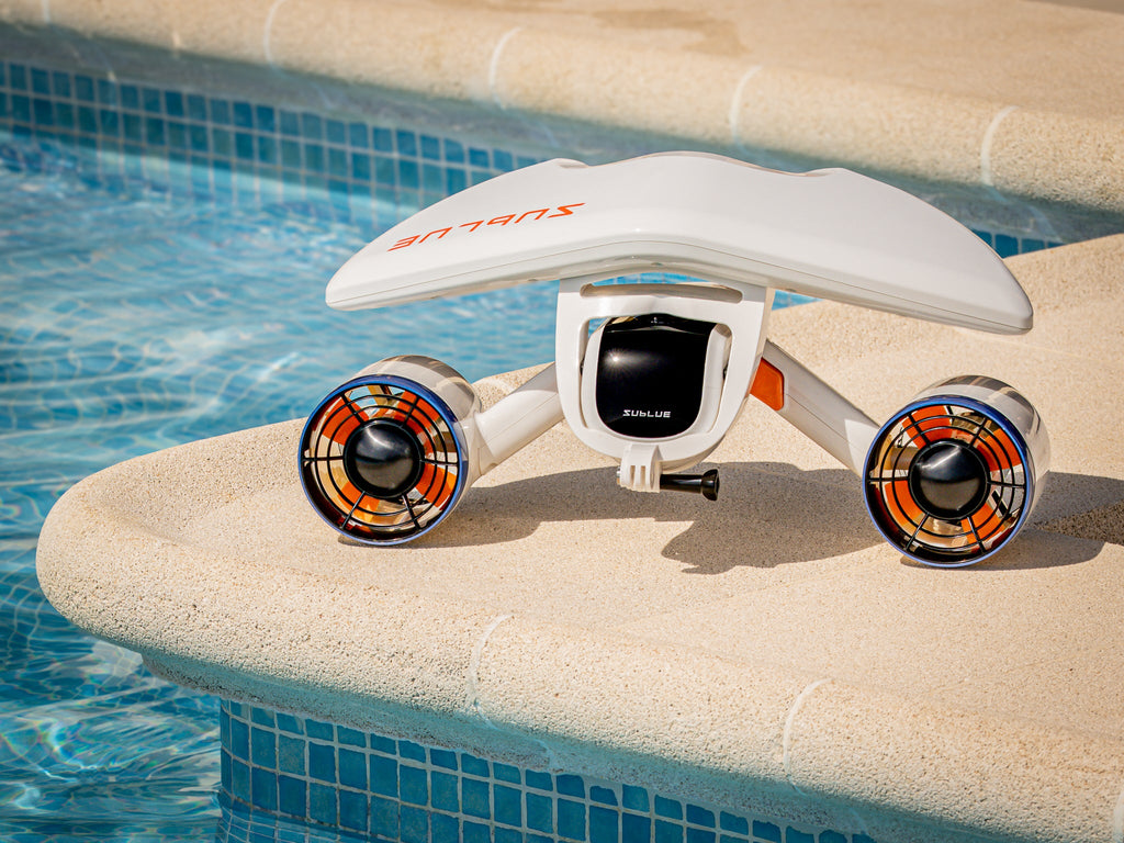 Underwater Fun With This Underwater Scooter