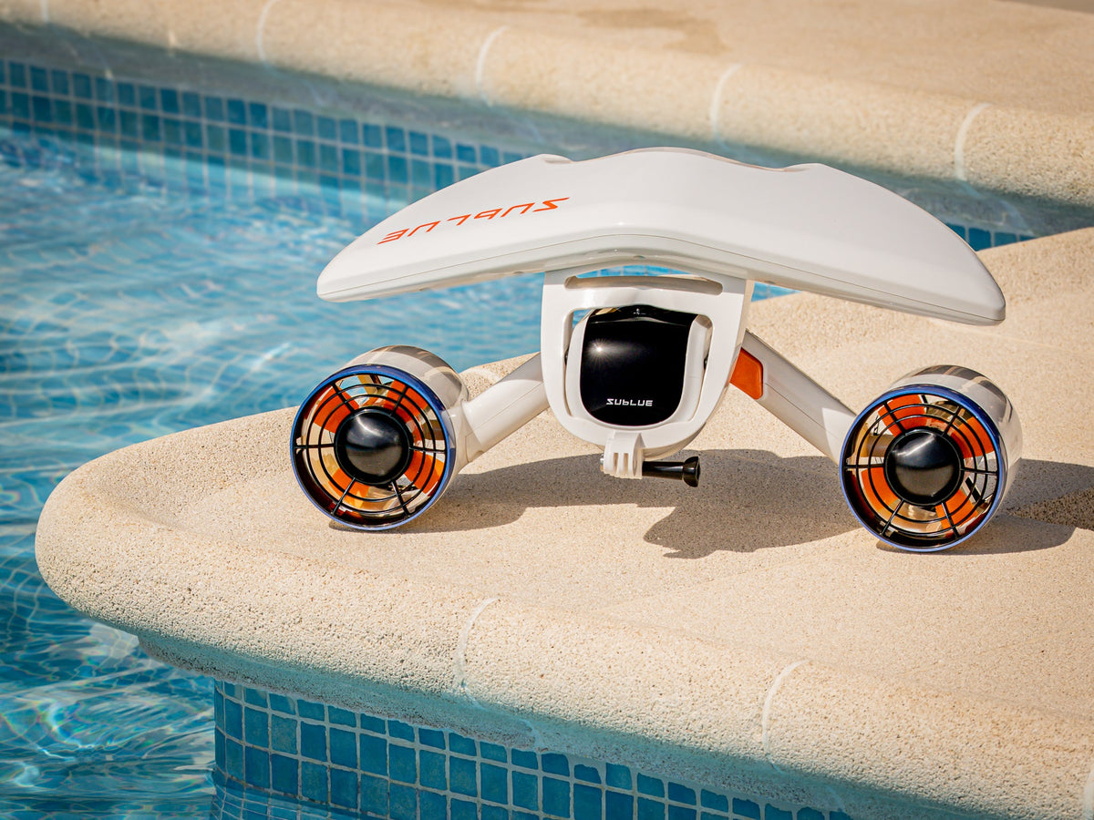 Underwater Fun With This Underwater Scooter