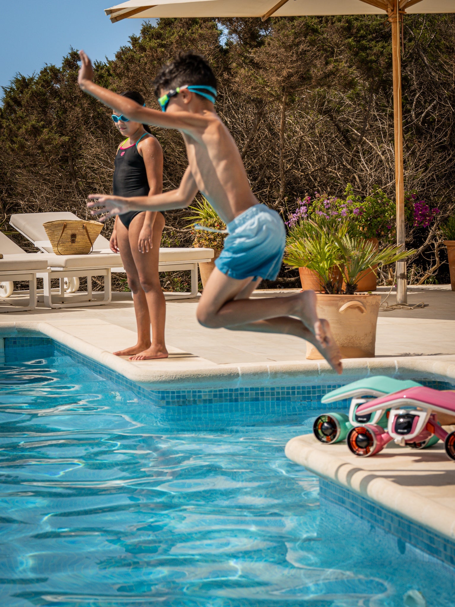 Underwater Fun With This Underwater Scooter