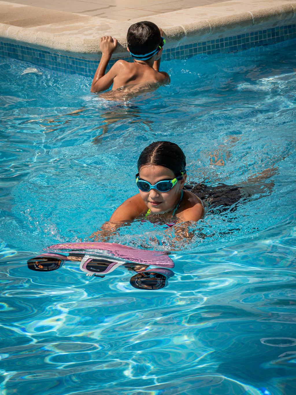 Underwater Fun With This Underwater Scooter