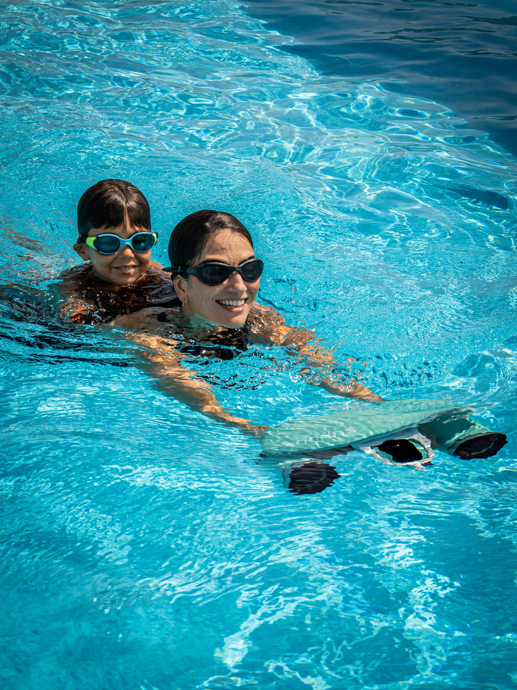 Underwater Fun With This Underwater Scooter