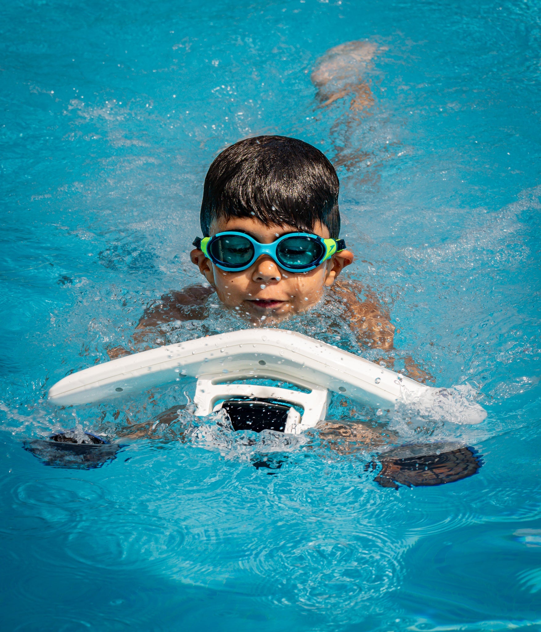 Underwater Fun With This Underwater Scooter