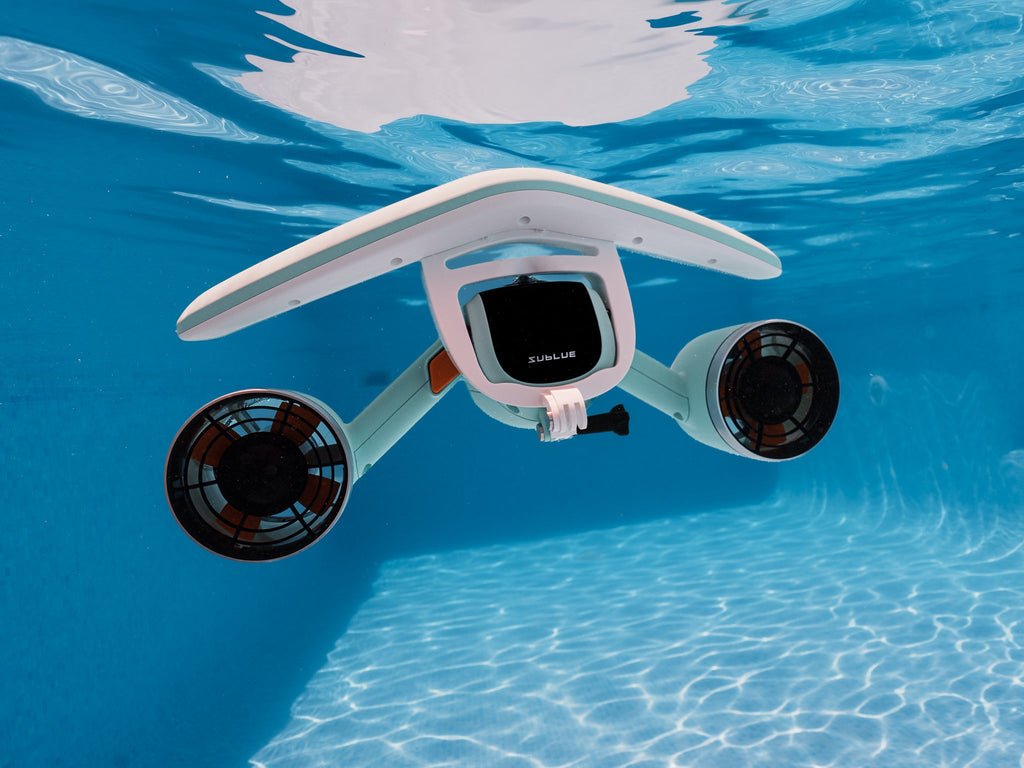 Underwater Fun With This Underwater Scooter