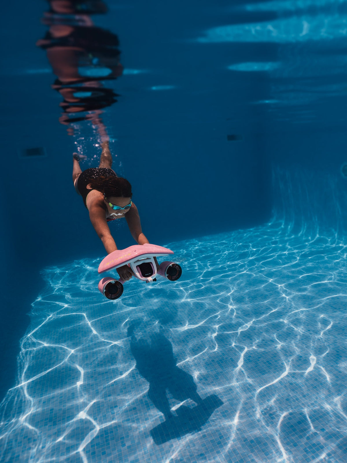 Underwater Fun With This Underwater Scooter