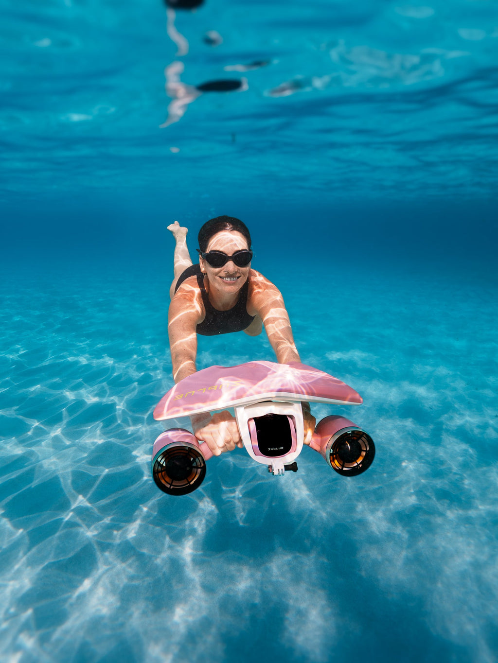 Underwater Fun With This Underwater Scooter