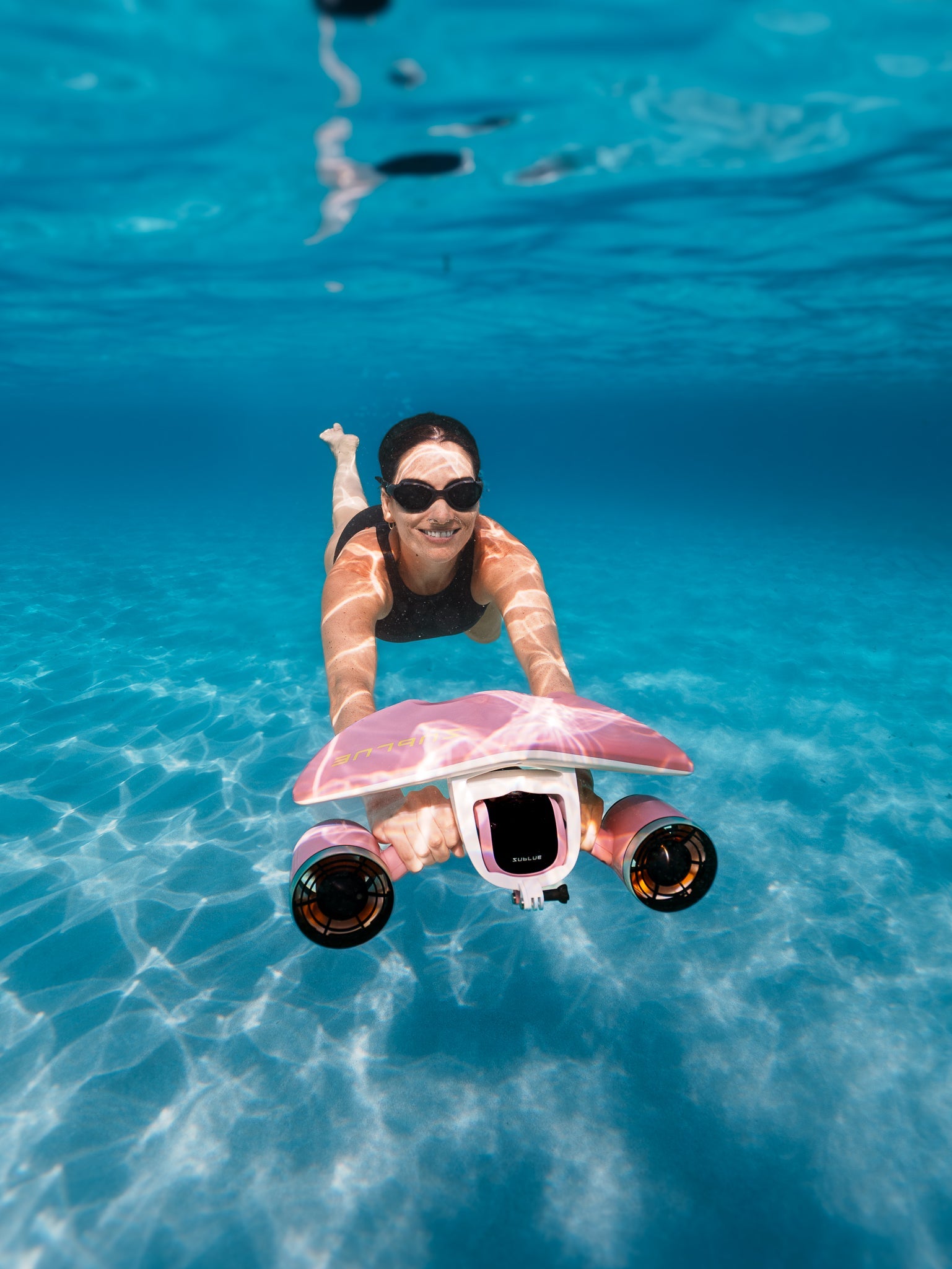 Underwater Fun With This Underwater Scooter
